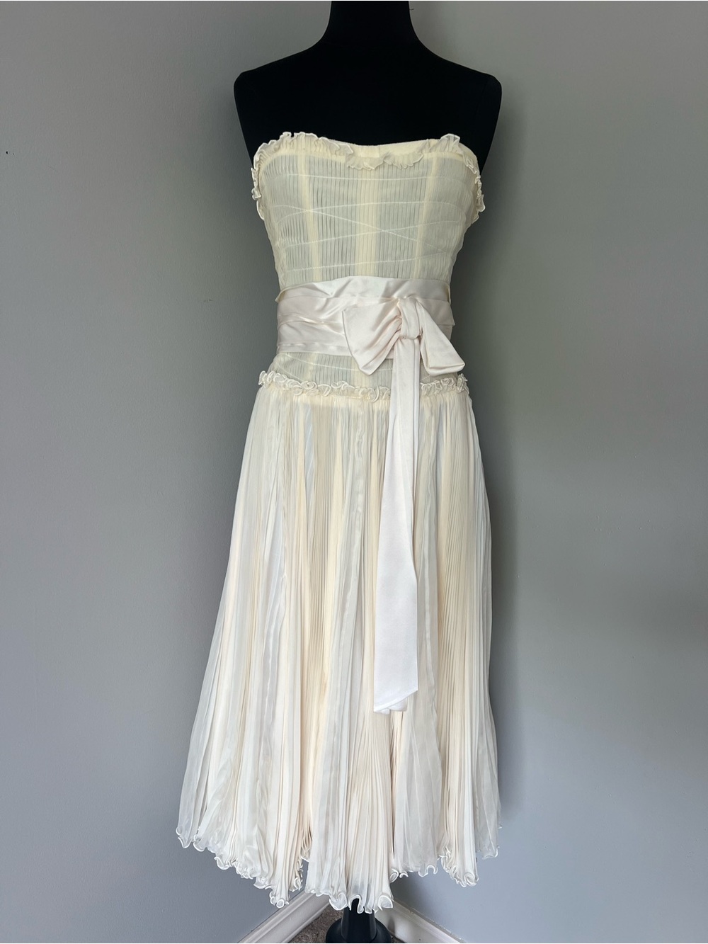 Vintage Dolce & Gabbana Cream Silk Dress *CELEBRITY*